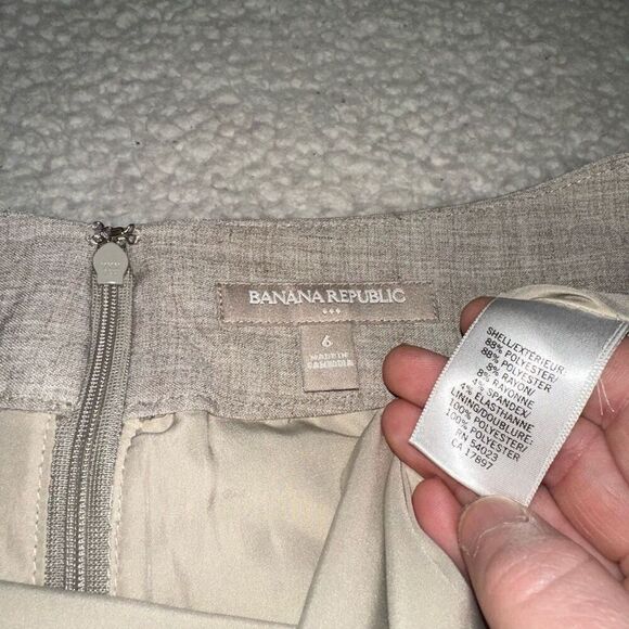 Banana Republic Women’s Khaki Tan Pencil Skirt Size 6 EUC - Picture 5 of 9